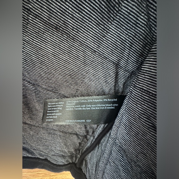 Eileen Fisher Size Small Light Jacket with Pockets with tags. Brand new. - Picture 8 of 8